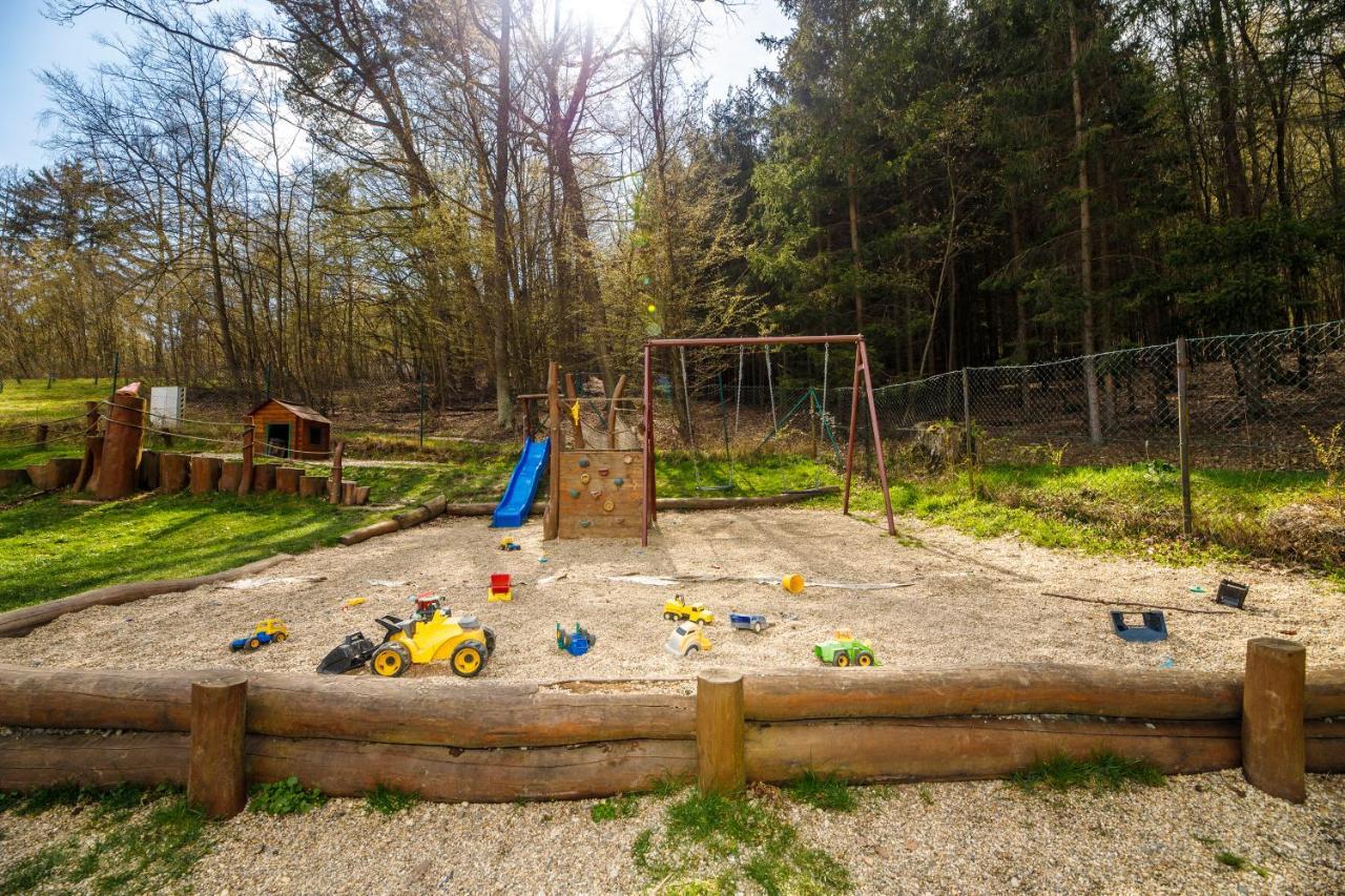 Pod Bresteckou Skalou Břestek Esterno foto